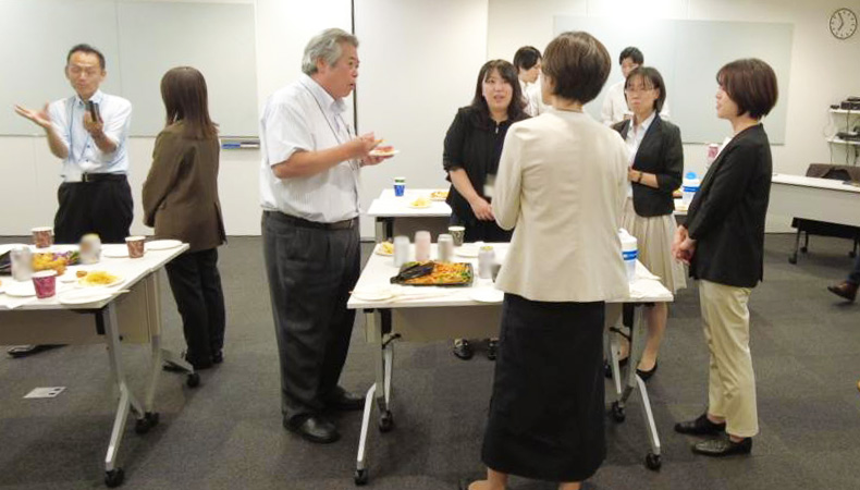 懇親会の様子