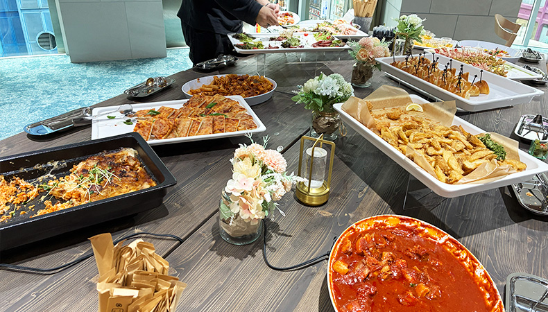 自社内製のケータリングでイベントもスムーズに