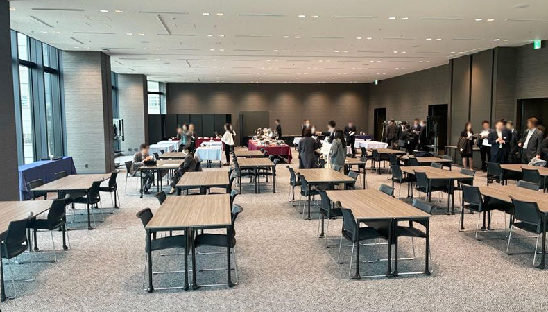 メインルームは天井高4.1m！圧倒的な開放感