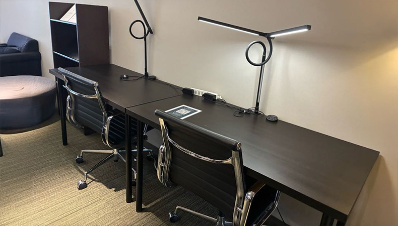 学習スペースや配信サポートなど、運営を支える設備も充実