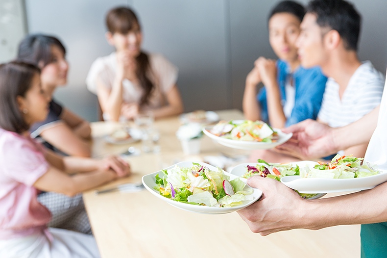 ランチミーティングは業務 休憩 ブラックランチミーティング を避けるためのポイント 会議hack