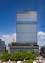 ビル全体外観(西より)