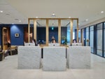 英語対応可能のプロフェッショナルな受付スタッフがお迎え致します。書類のコピー、お車のお手配等なども承ります。
