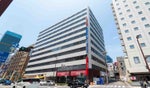 ビル外観　受付は5階にございます。お気軽にお越しください。