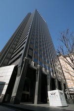 JR新宿駅新南口徒歩2分、地下鉄A1出口直結のランドマーク、新宿マインズタワー！15階がアビタス新宿貸会議室です。新宿マインズタワーは国内外の大手優良企業が入るオフィスビルです。