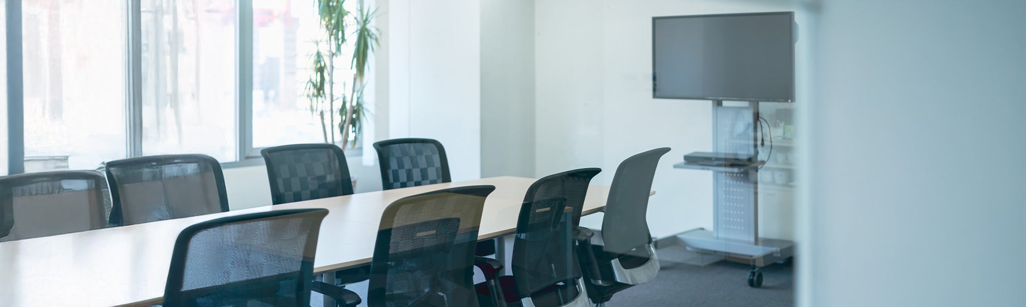 少人数会議におすすめ！大阪の貸し会議室特集
