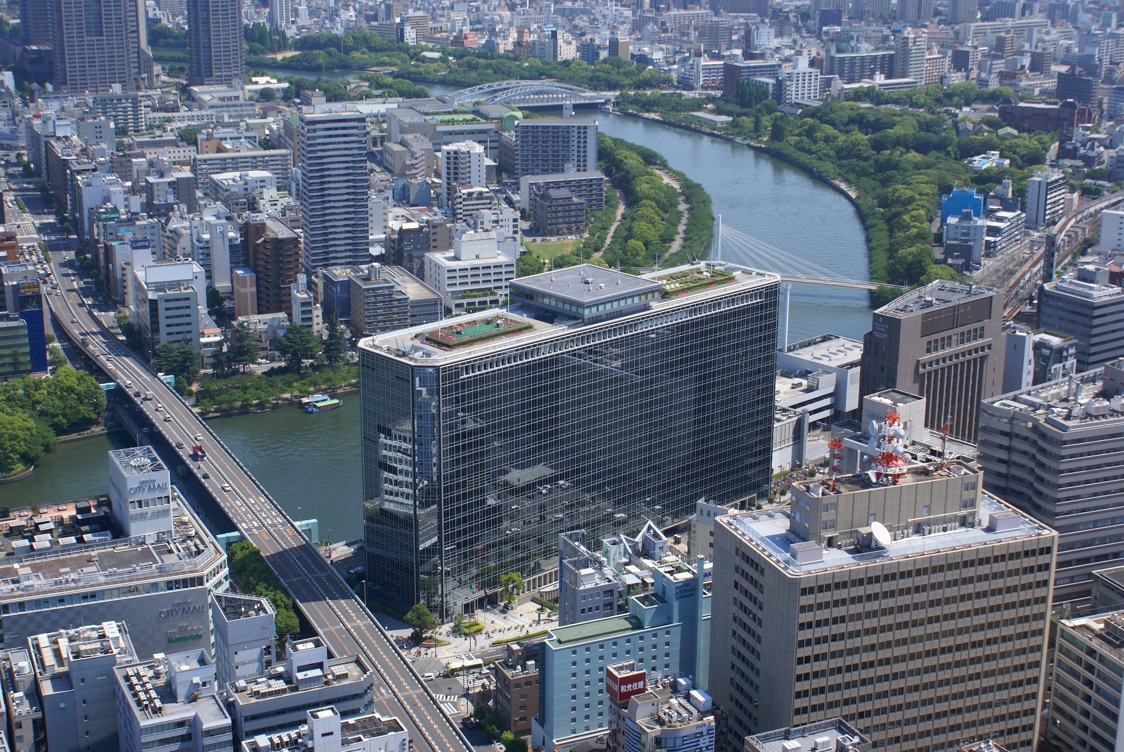 『ＯＭＭ』はビジネス街“天満橋”のランドマークです。